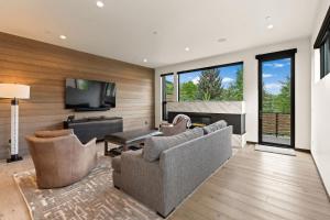 Gallery image of 38359 Hwy 6 #14C - Basecamp in Avon