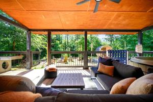 Posezení v ubytování Sleeps 6 Sauna Hot Tub Putt Putt Dogs Welcome