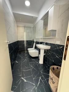 Bilik mandi di Selena's Apartament's