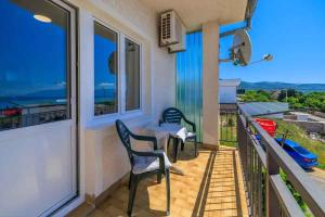 Balkón alebo terasa v ubytovaní Apartment in Novi Vinodolski 15435