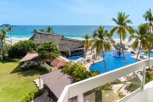 Bazén v ubytování Krystal Ixtapa All Inclusive nebo v jeho okolí