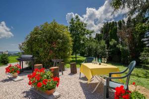 Vonkajšia záhrada v ubytovaní Apartment in Cserszegtomaj - Balaton 43108
