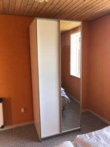 Una cama o camas en una habitación de Bispensgade i Hjørring