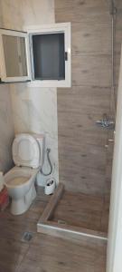 Ένα μπάνιο στο ATHOR Ireon Studio 3 basement +17 φωτογραφίες