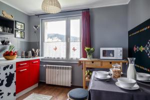 Kuchnia lub aneks kuchenny w obiekcie Apartament Tosia Zakopane