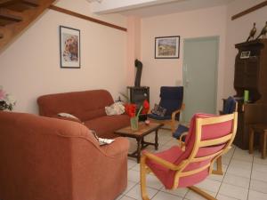 Posezení v ubytování Holiday Home in Marignac with Mountain Views, cleaning included