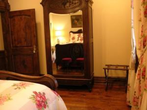 Imagen de la galería de JR's Chophouse B&B, en Jacksboro 1 foto más