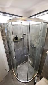 Ένα μπάνιο στο Apartment West