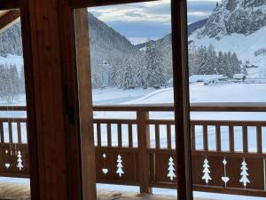 Alpine Chalet with Spa and pets, cleaning included im Winter