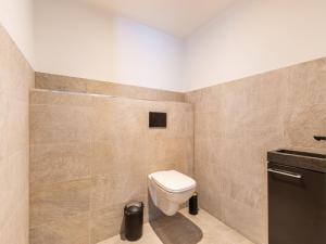 Ein Badezimmer in der Unterkunft Alpine Chalet with Spa and pets, cleaning included