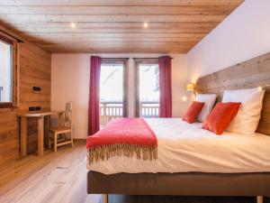 Ein Bett oder Betten in einem Zimmer der Unterkunft Alpine Chalet with Spa and pets, cleaning included