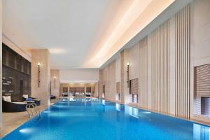Bazén v ubytování Sheraton Yunfu Xinxing Hotel nebo v jeho okolí