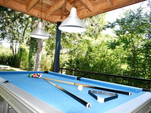 Τραπέζι μπιλιάρδου στο Holiday Home in Saint-Honore - Les Bains