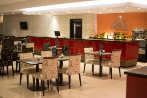 La sala de estar o bar de Gala Hotel y Convenciones