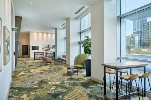 Posezení v ubytování Element by Westin Vancouver Metrotown