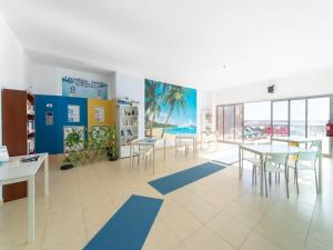 Afbeelding uit fotogalerij van An Idyllic Algarve Home by the Water, cleaning included in Fuzeta