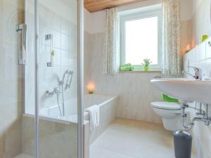 Φωτογραφία από το άλμπουμ του Garden Apartment in Wildsteig, cleaning included σε Wildsteig