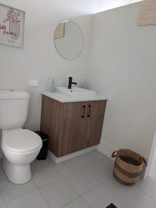 Vannituba majutusasutuses Dimondz Stayz Bremer Bay - Coastal retreat Studio +11 fotot