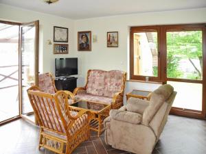 Φωτογραφία από το άλμπουμ του Holiday Home by Lake Rosnowskie with Boat, cleaning included σε Rosnowo