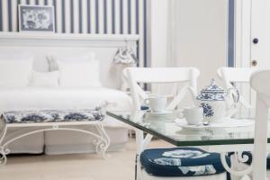 Uma área de estar em La Mision Hotel Boutique