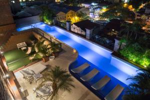 A piscina localizada em La Mision Hotel Boutique ou nos arredores