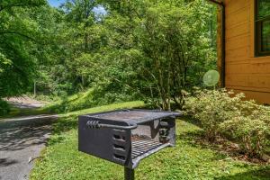 En have udenfor Romantic Cabin, Hot Tub, WiFi, Fireplace