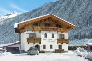 Foto dalla galleria di Apartment in Milders near Stubai Glacier, cleaning included a Neustift im Stubaital