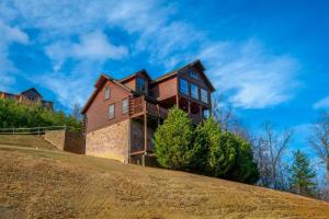 une maison au sommet d'une colline dans l'établissement Award Winning Views, à Sevierville
