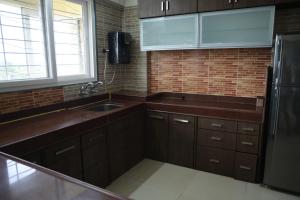 Kuchyň nebo kuchyňský kout v ubytování Siddharth Lake View Penthouse