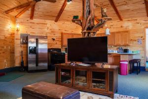 Η κουζίνα ή μικρή κουζίνα στο Bear Necessities Cabin, Mesa Verde Getaway
