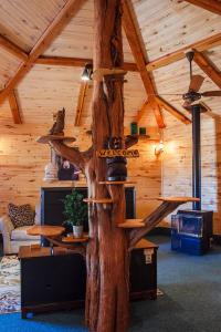 Χώρος καθιστικού στο Bear Necessities Cabin, Mesa Verde Getaway