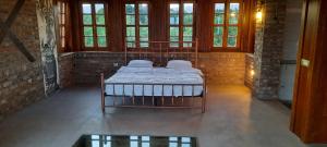 Postel nebo postele na pokoji v ubytování Macedonium Luxury Villa with big pool & Jakuzzi