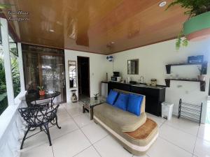 Гостиная зона в Frías Home