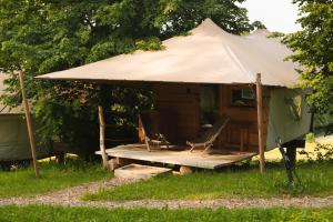 Zahrada ubytování Lakeside Glamping Tents Mažijev Grič + 37 fotografií