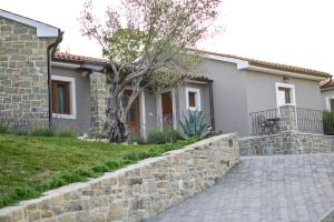 Budova, kde se vila nachází