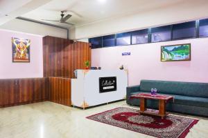 Posezení v ubytování Super Collection O Chandan Nagar Kharadi formerly Kharadi INN