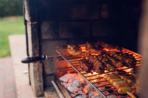 Grillfaciliteterne i feriehuset som gæsterne kan bruge