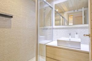 Kúpeľňa v ubytovaní Luderna - Apartamento Val de Ruda B22 Tuc Ermer