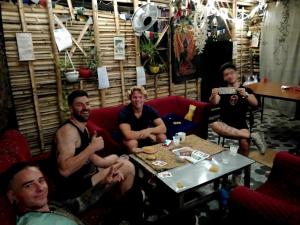 Majutusasutuse Mystic Vibes International Fitness Commune külastajad
