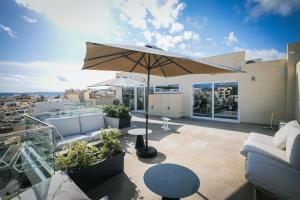 Balkón nebo terasa v ubytování SkyLounge Suites
