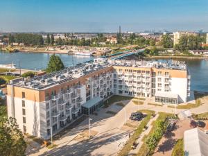 Výhled na řeku, která protéká v blízkosti hotelu