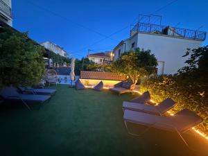 Zahrada ubytování Apartman Regius White