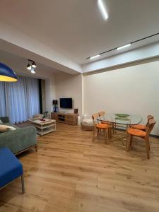 TV a/nebo společenská místnost v ubytování The Soft Edge - Beliashvili + 21 fotografií