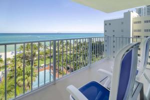 A balcony or terrace at Radisson Resort Miami Beach