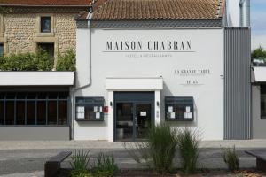 Fotografie z fotogalerie ubytování Hotel & Restaurants - Maison Chabran v destinaci Pont-de-lʼIsère