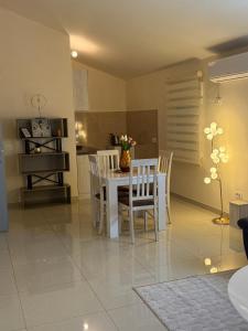 Kuchyň nebo kuchyňský kout v ubytování Apartmani Stijepovic