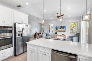 Køkken eller tekøkken på Day Break Bungalow