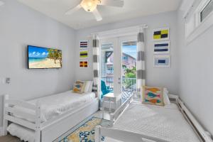 En eller flere senge i et værelse på Day Break Bungalow + 36 billeder