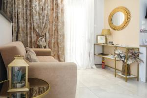 Posezení v ubytování GOLDENSPACE exquisite suite near the port