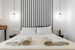 Gallery image of Lemonia Suites with outdoor BBQ area in Agia Anna Naxos